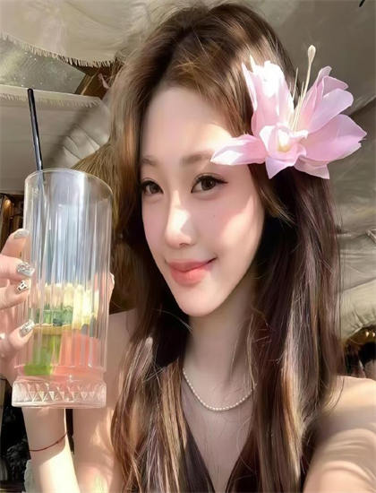 解码《远看是蔚蓝的春天》：从剧情到主题的探索之旅